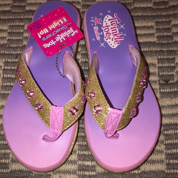 sketchers flip flops